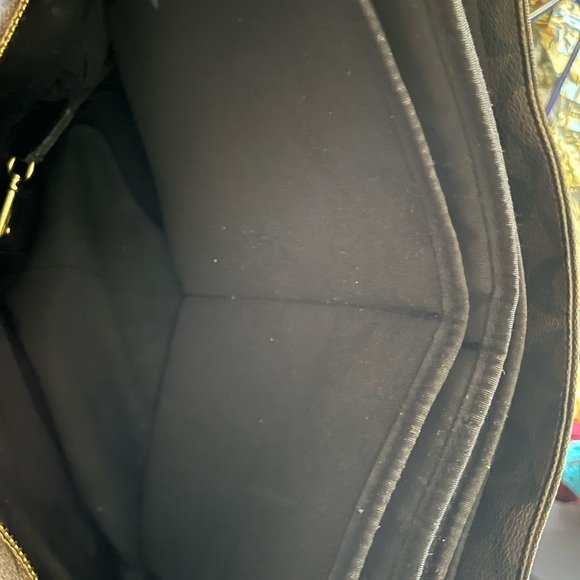 Baby bag coach brand authentic. Gently used. Kept in closet. Kept clean - Picture 2 of 6